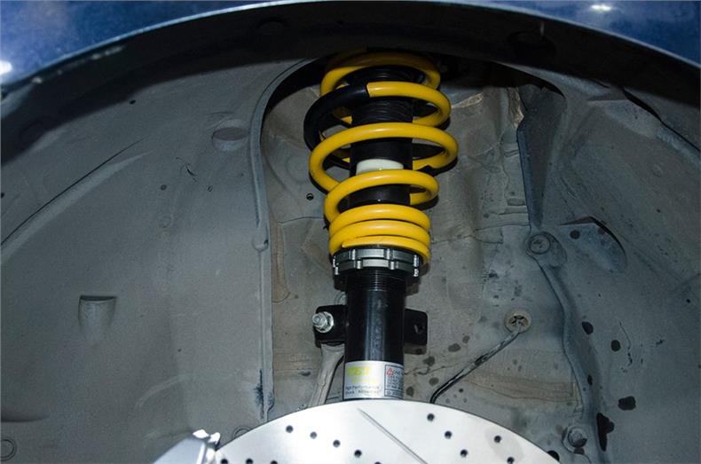 本田十代思域汽车刹车改装案例 改装TEI Racing刹车套件和SS运动避震套件